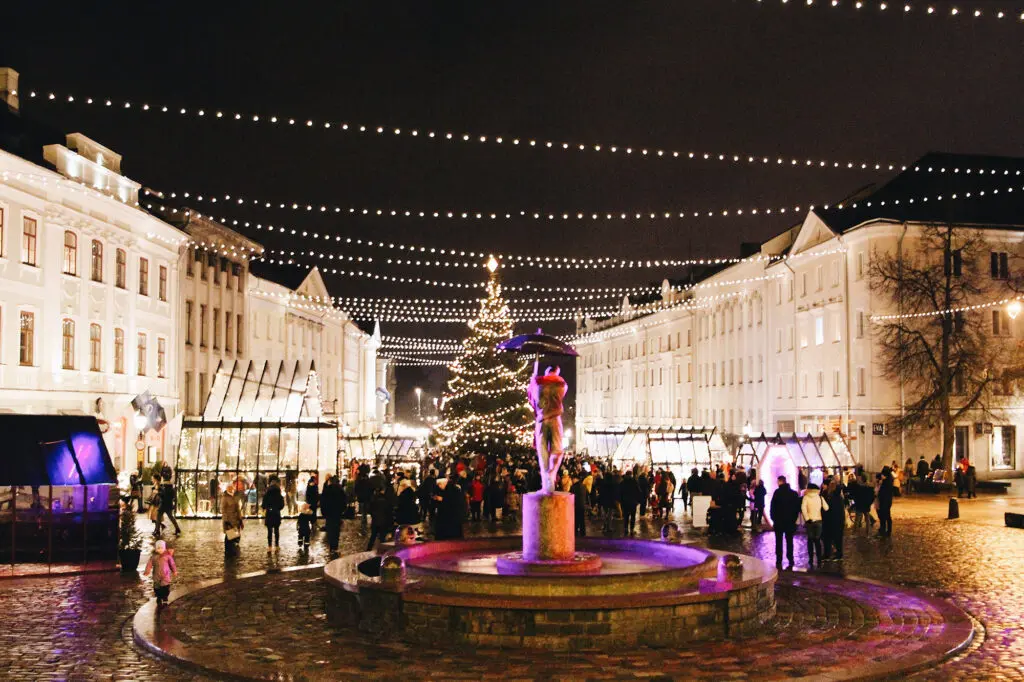 Tartu rajab Raekoja platsile uisuväljaku