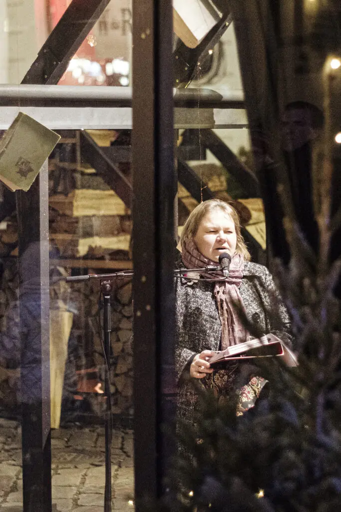 Kirjanduslinn Jõululinnas Isu Sisu Järele Marge Pärnits 02122020 Uku Peterson 0295
