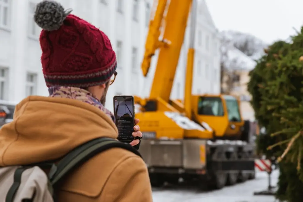 Rosna kula kingitud joulukuusk saabus joululinna 2022 Fotod Helge Kalde 0018